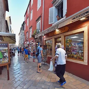 4-corner-the-center-of-the-old-town.hotelinzadar.com/